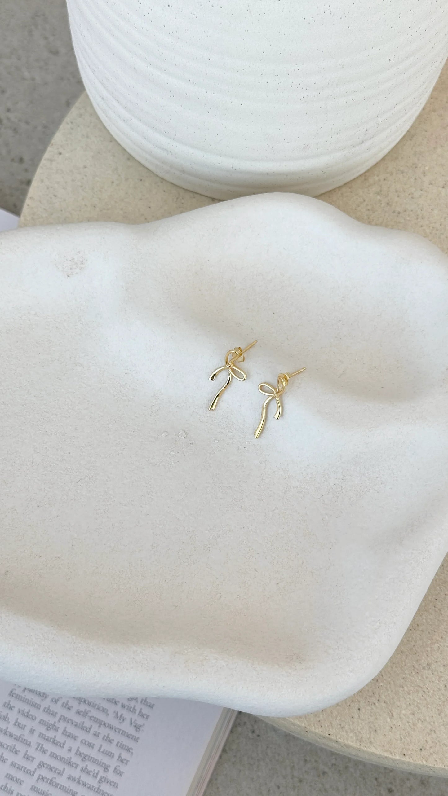 Velika Bow Earrings Gold