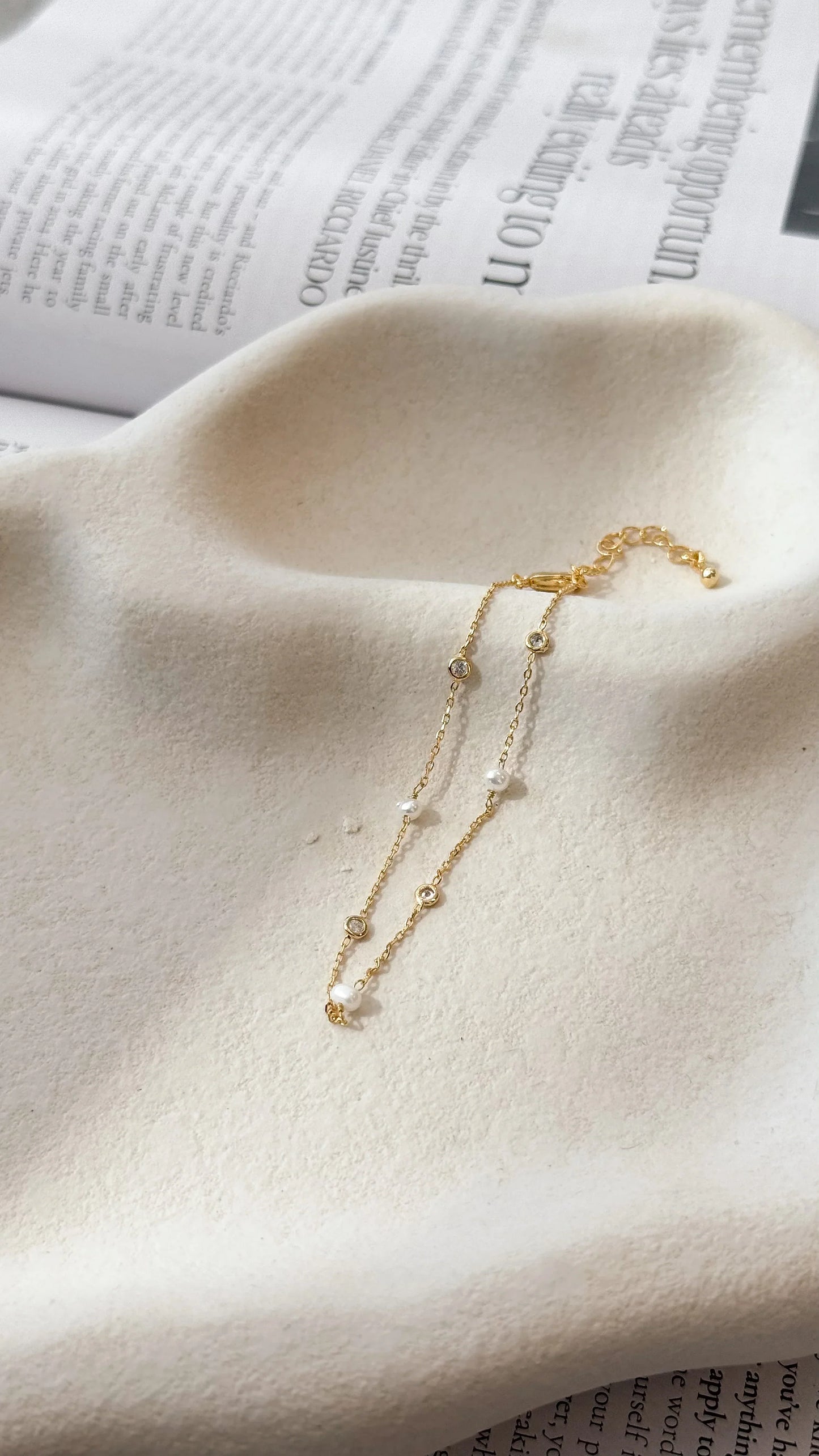 Nina Bracelet Gold Pearl