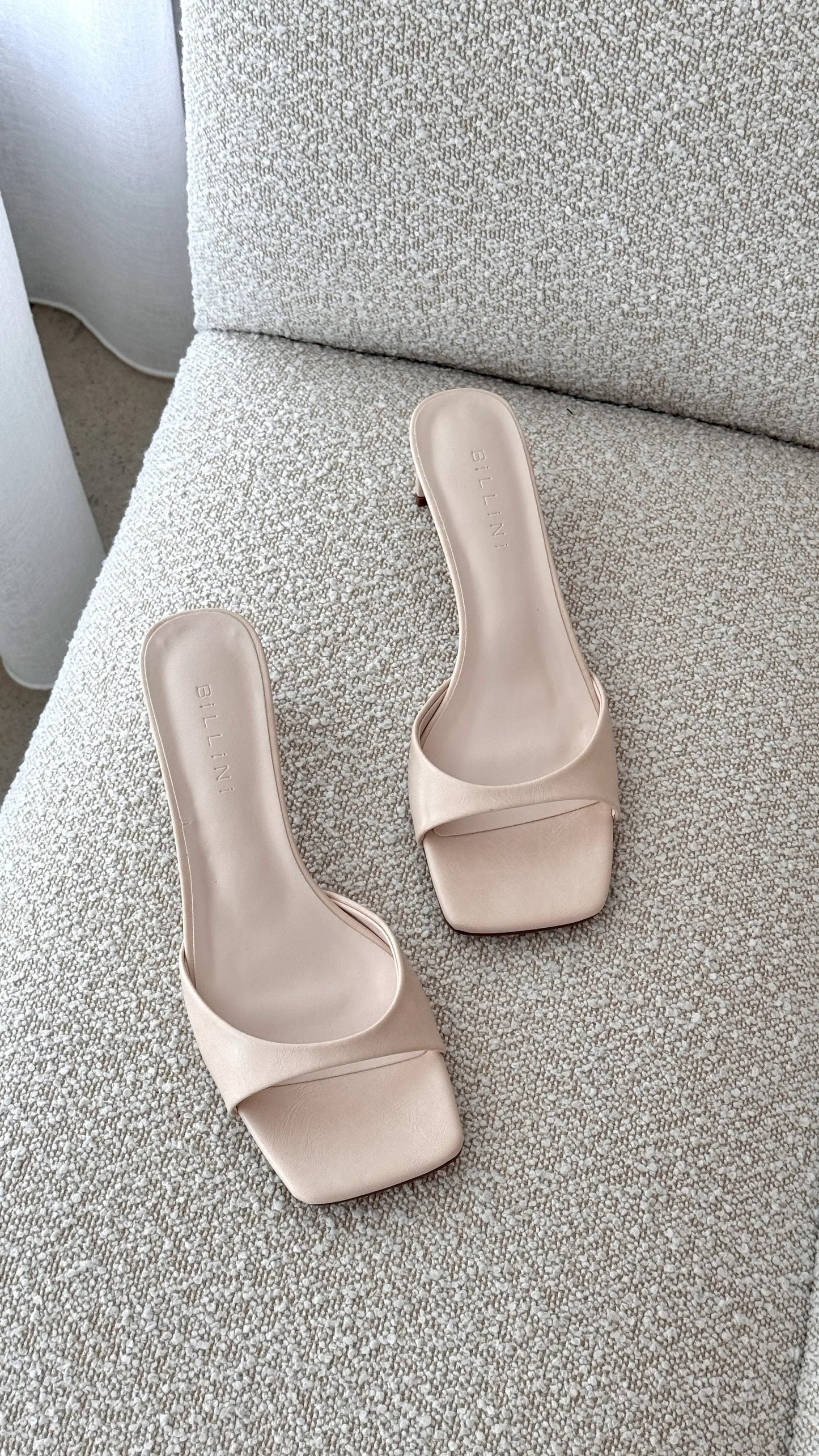 Yadira Heel Pearl Shine