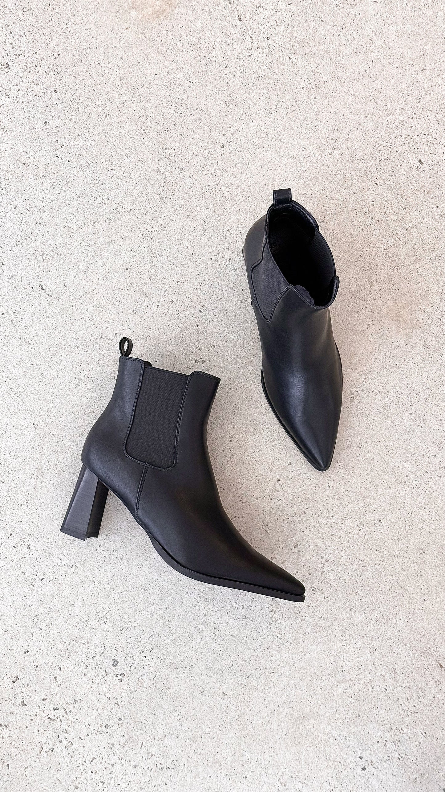 Umiko Boots Black