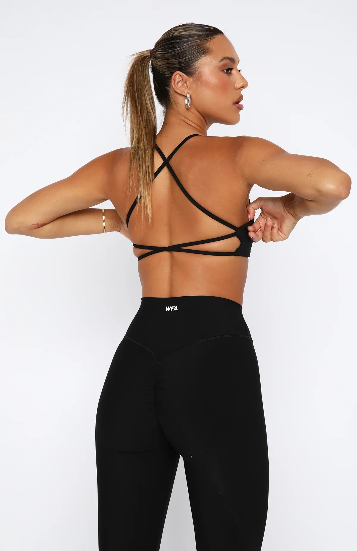 Shes Healthy Sports Crop Black