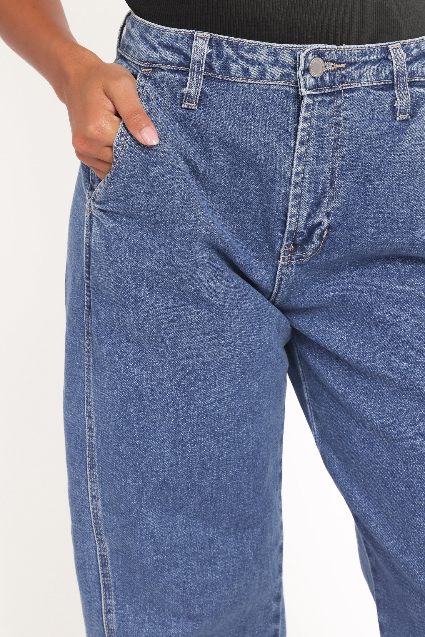 Cosima Stretch Arc Barrel Jean Medium Wash