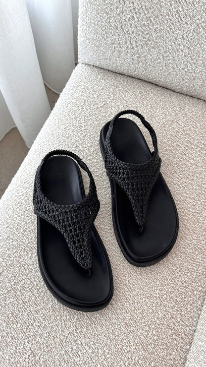 Anika Sandal Black