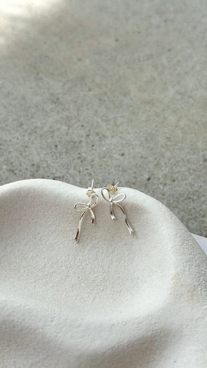 Velika Bow Earrings Silver