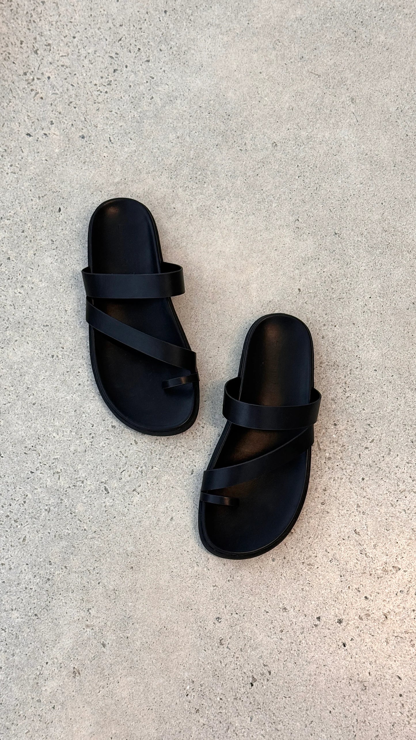 Alima Slide Black