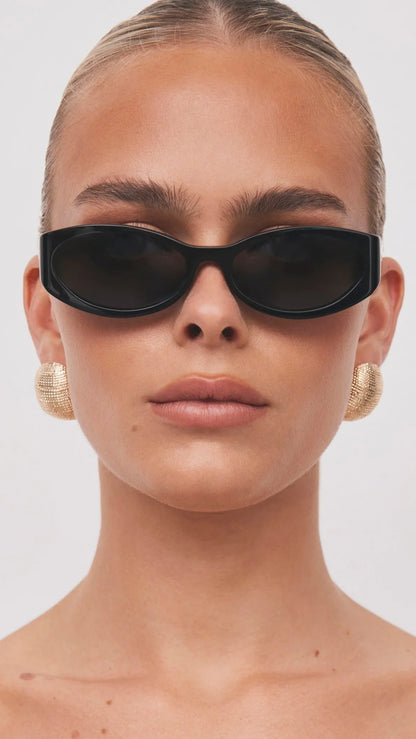 The Kasia Sunglasses Black Black