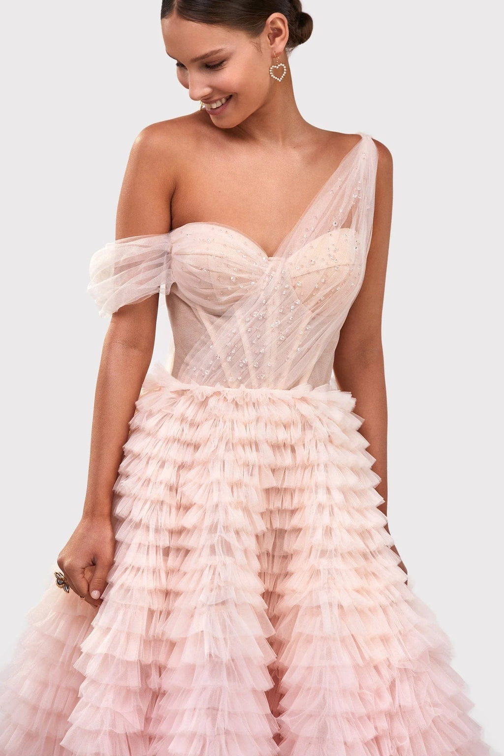 Charming ball gown with the frill layered ombre maxi skirt