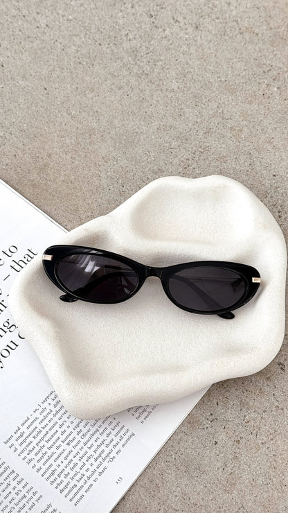 The Rae Sunglasses Black Black
