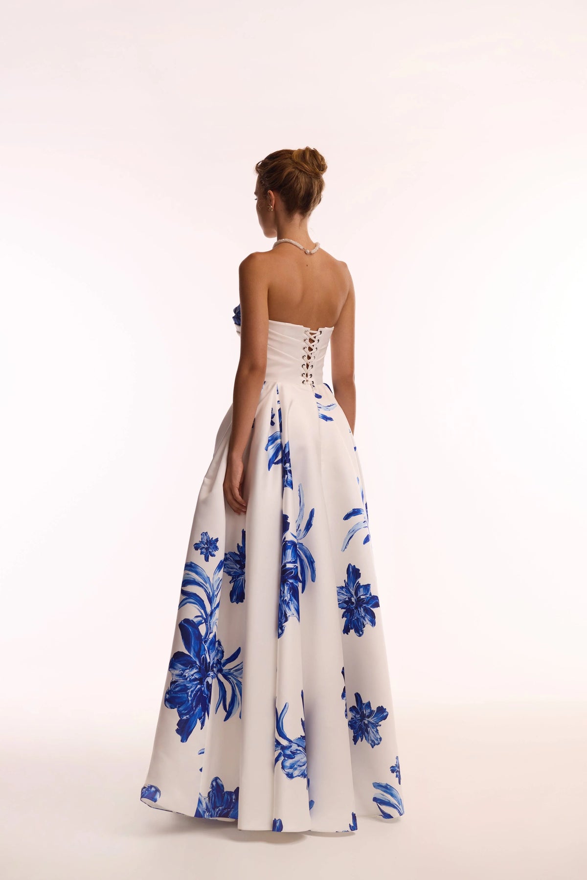 Wonderful white A line maxi dress with blue flowers Glow Up