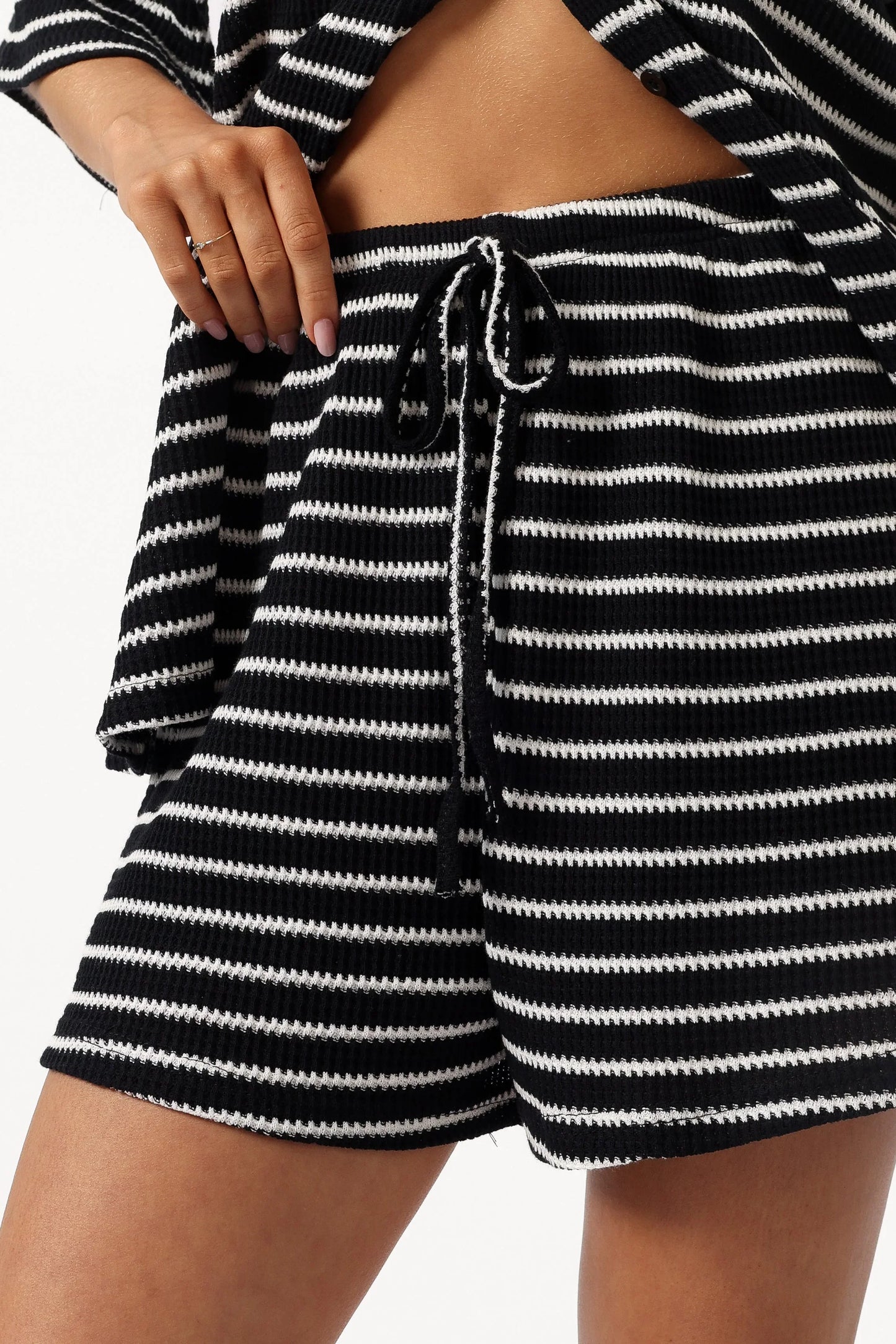 Linnea Short Set Black White