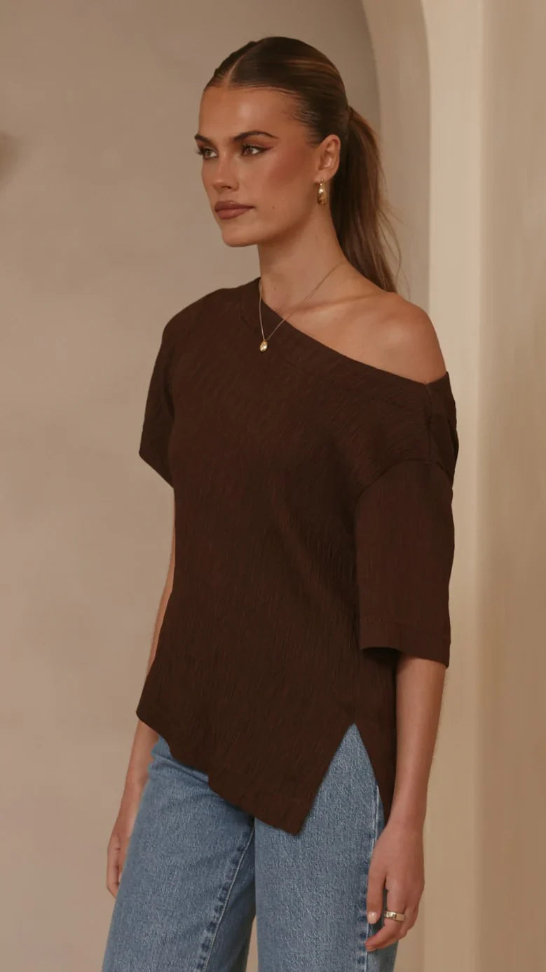 Aziel Off Shoulder Tee Chocolate