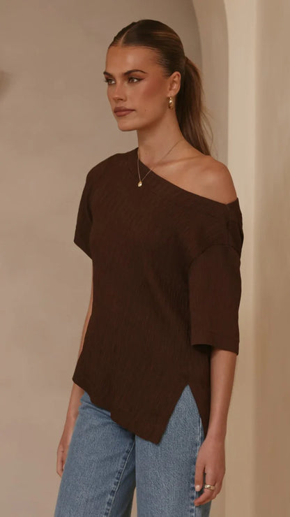 Aziel Off Shoulder Tee Chocolate
