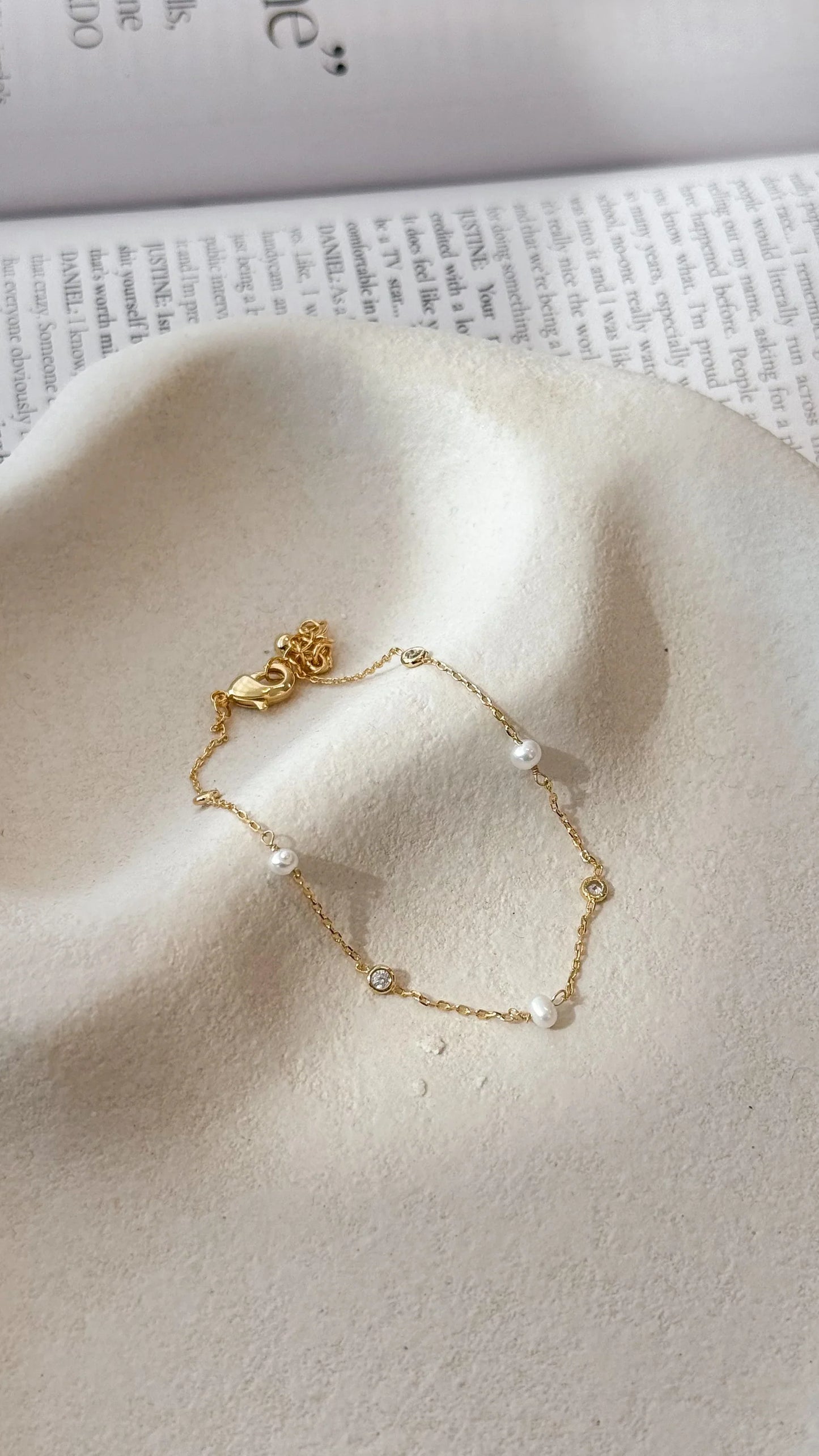 Nina Bracelet Gold Pearl