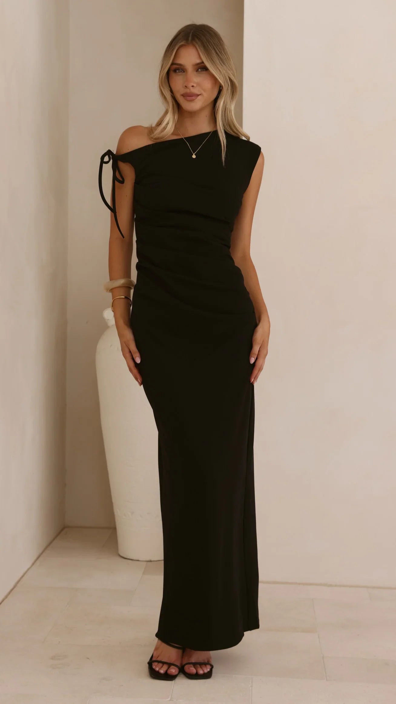 Lealah Maxi Dress Black