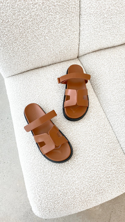 Theon Slides Tan