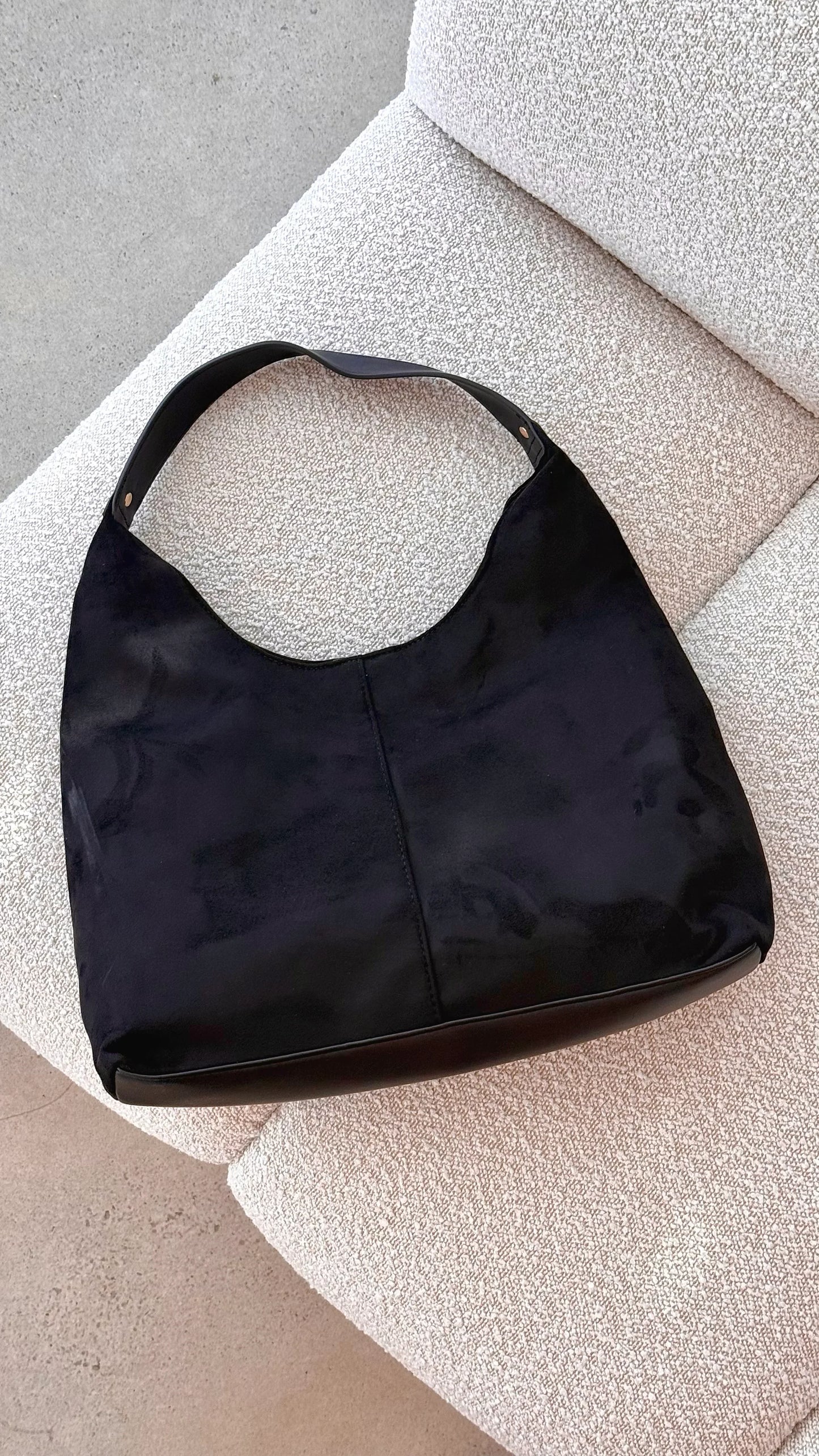 Tammy Shoulder Bag Black Suede