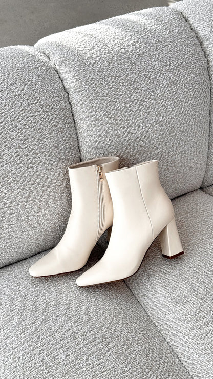 Indeera Boots Bone