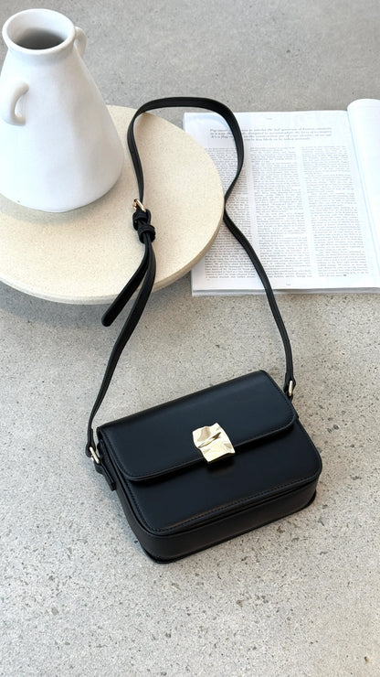Chelsea Cross Body Bag Black