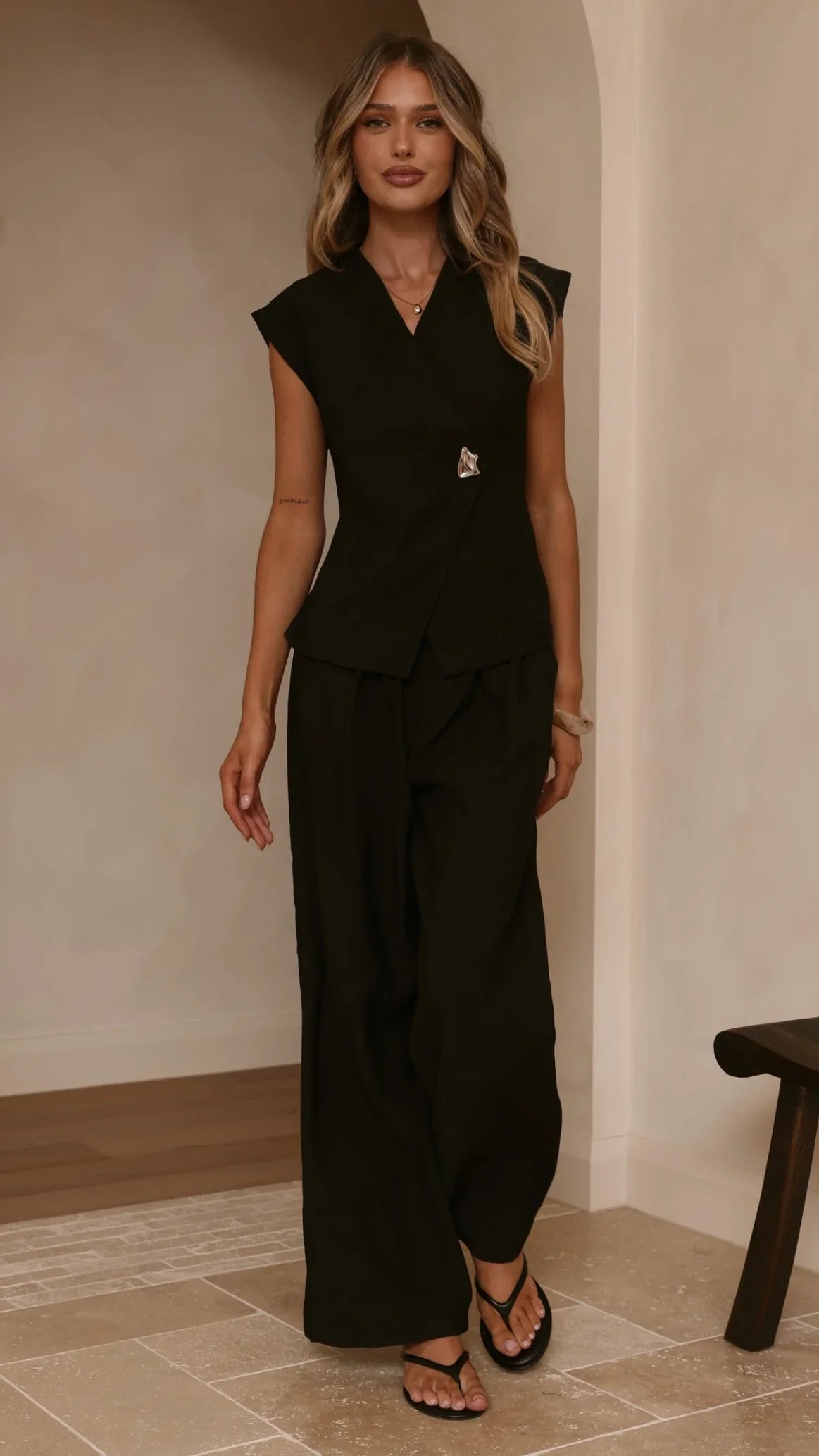 Zahira Vest Top Black