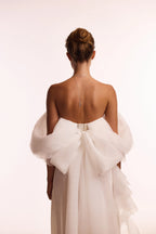 Dreamy blouse with meringue flounces in white Midnight Walk