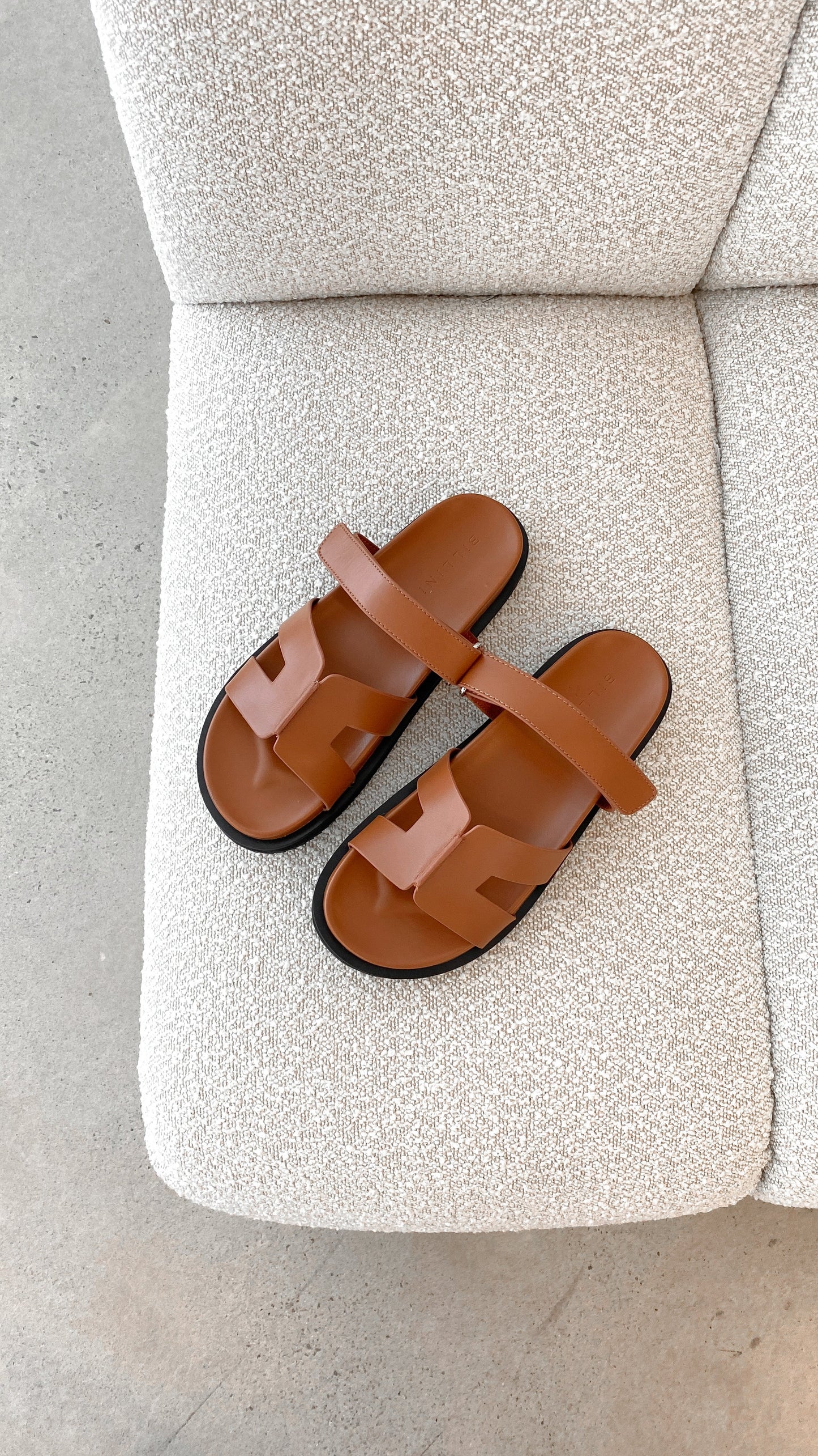 Theon Slides Tan