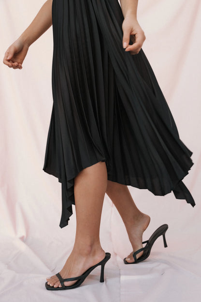 Vikki Dress Black