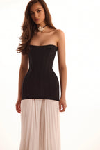BlackWhite dress with a pleated skirt Parisienne
