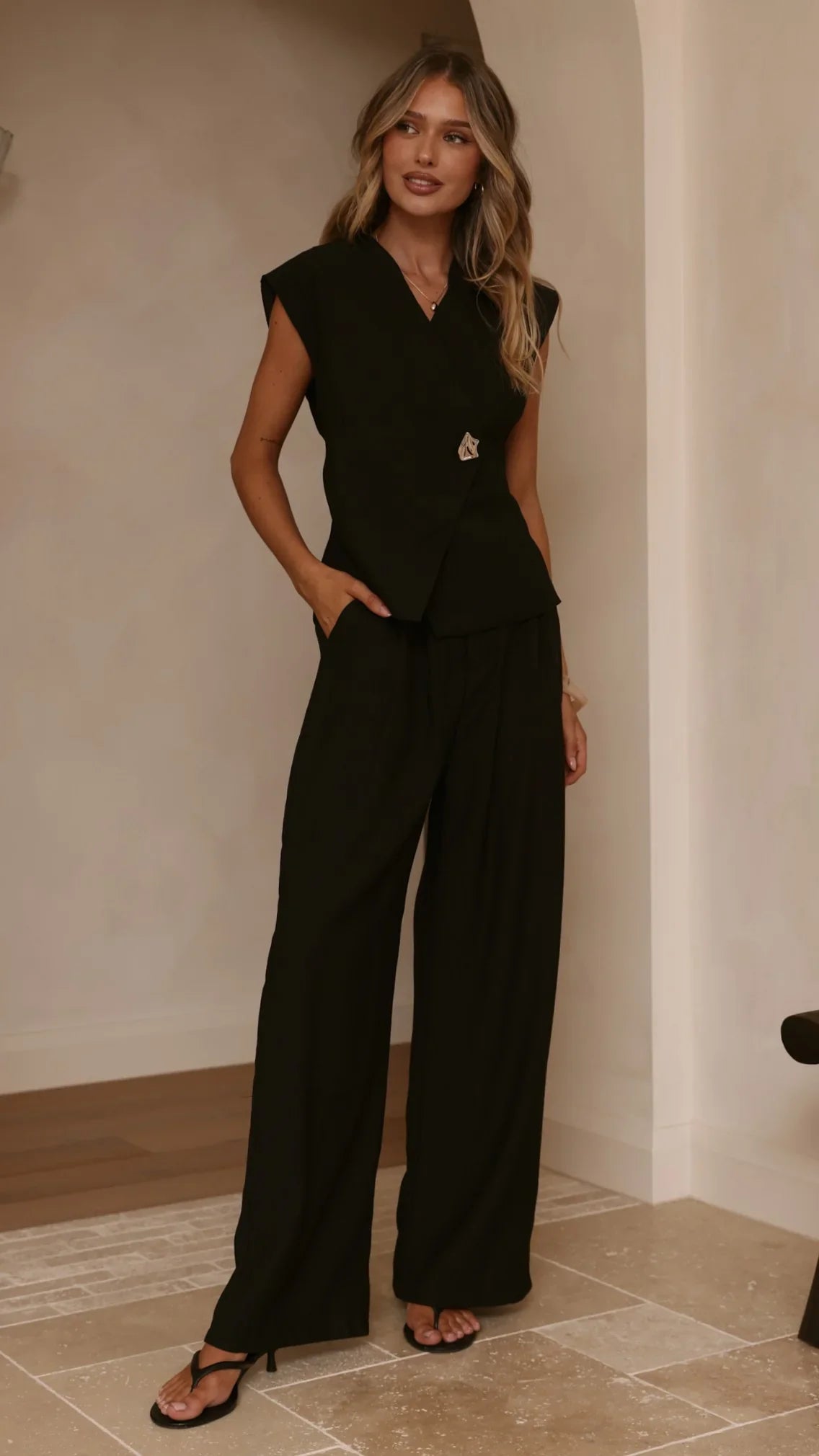Zahira Vest Top Black