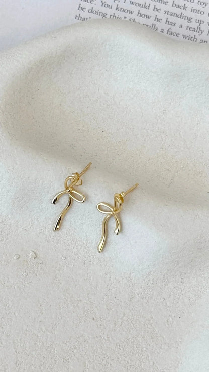 Velika Bow Earrings Gold