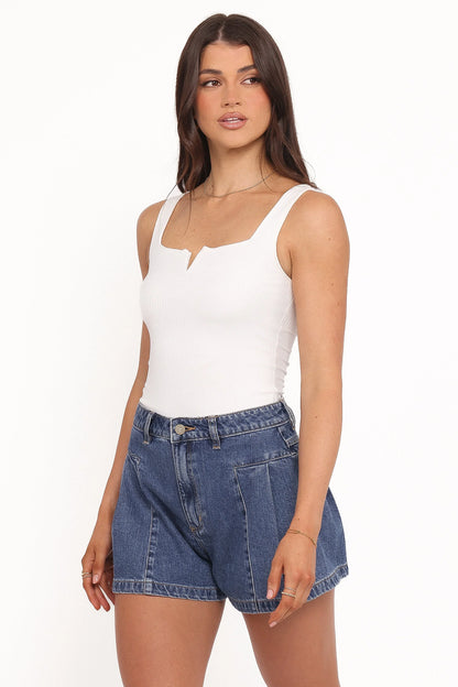 Abrand 94 Pleated Short Bella