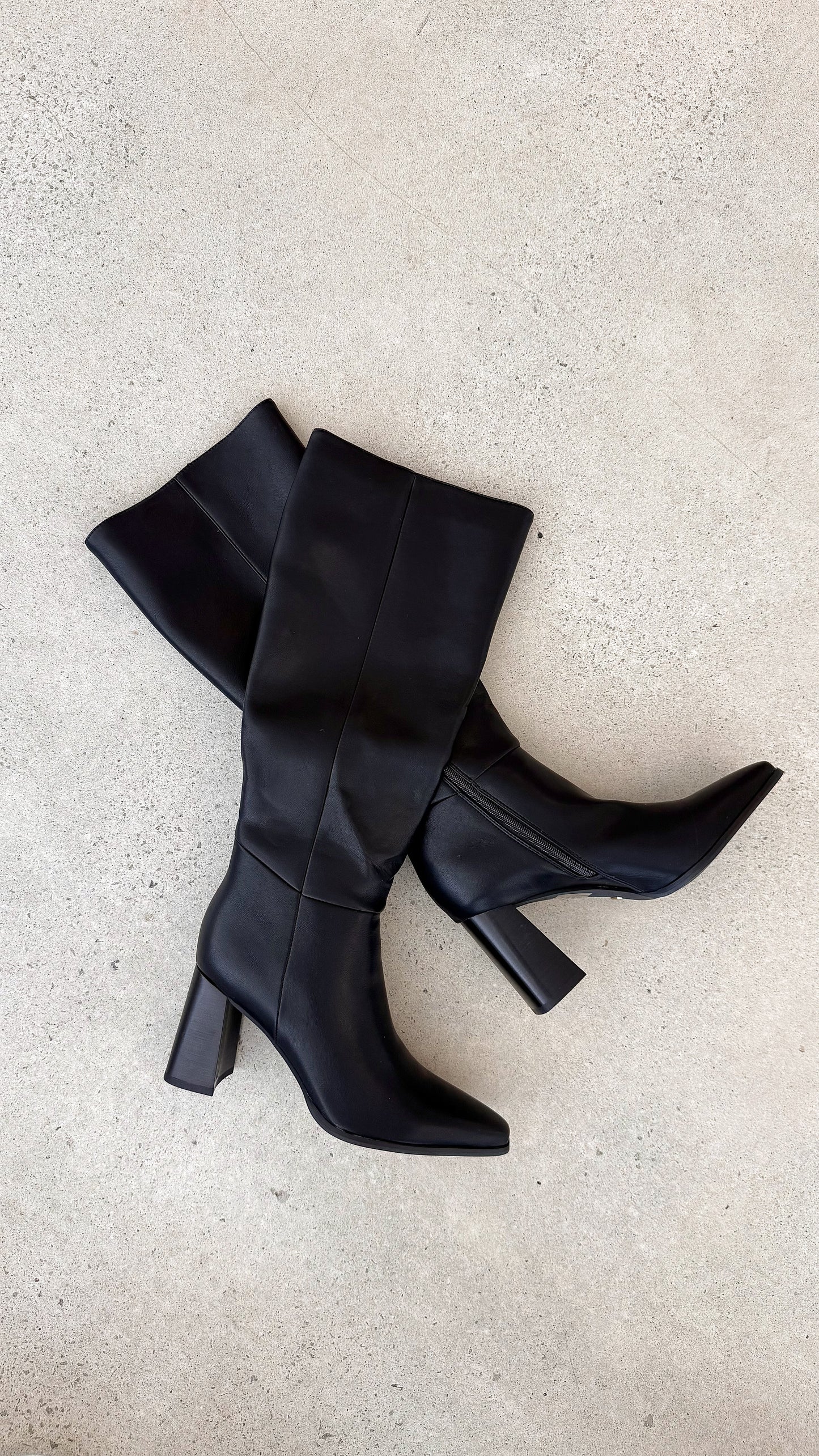 Vallia Boots Black