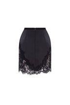 Fitted obsidian mini skirt adorned with lace Parisienne