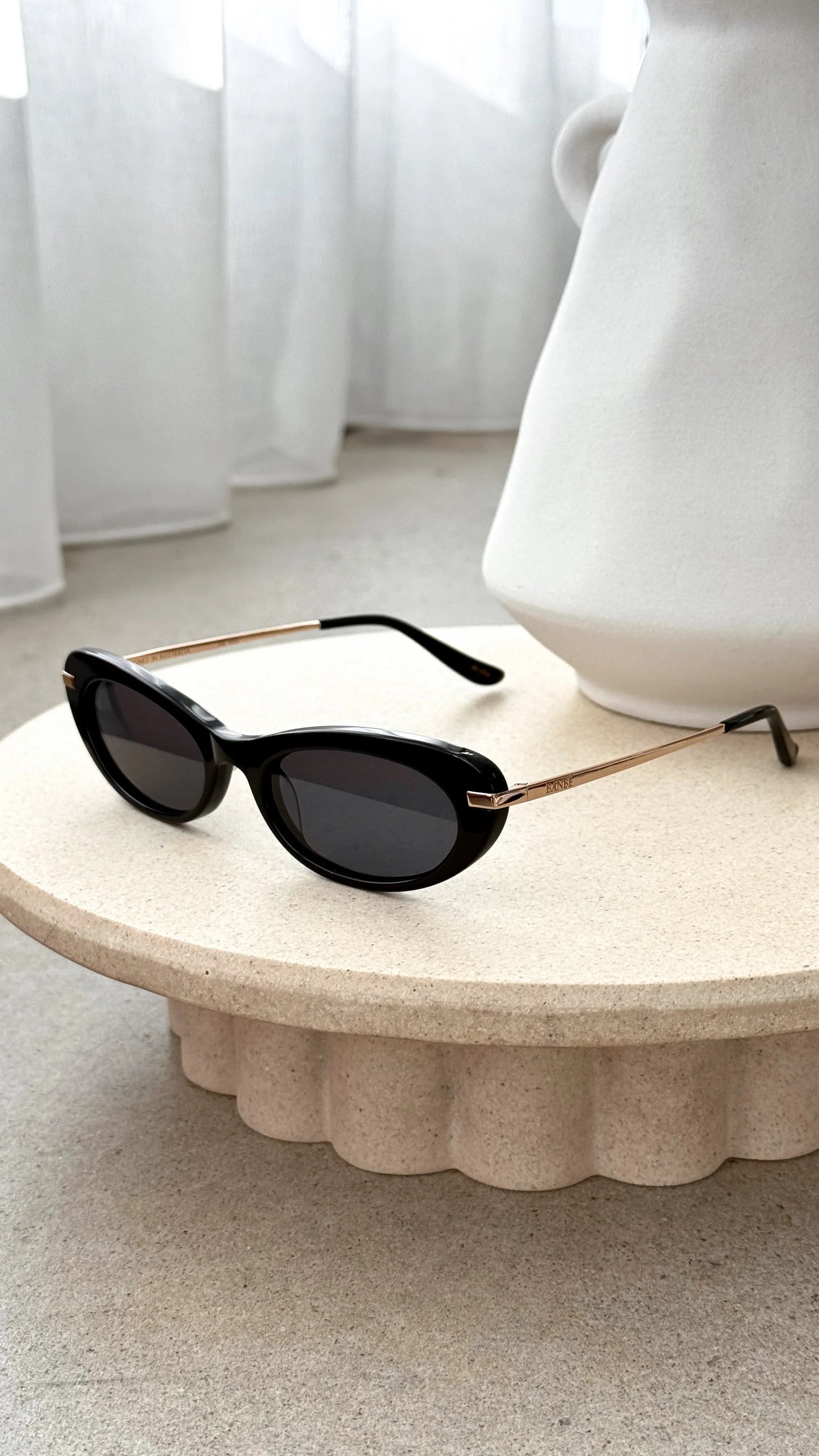 The Rae Sunglasses Black Black