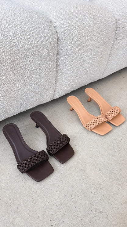 Michelle Heel Desert