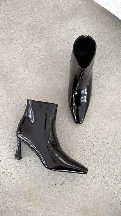 Scotty Boots Black Crinkle Patent