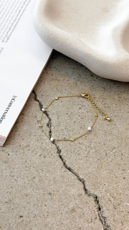 Nina Bracelet Gold Pearl