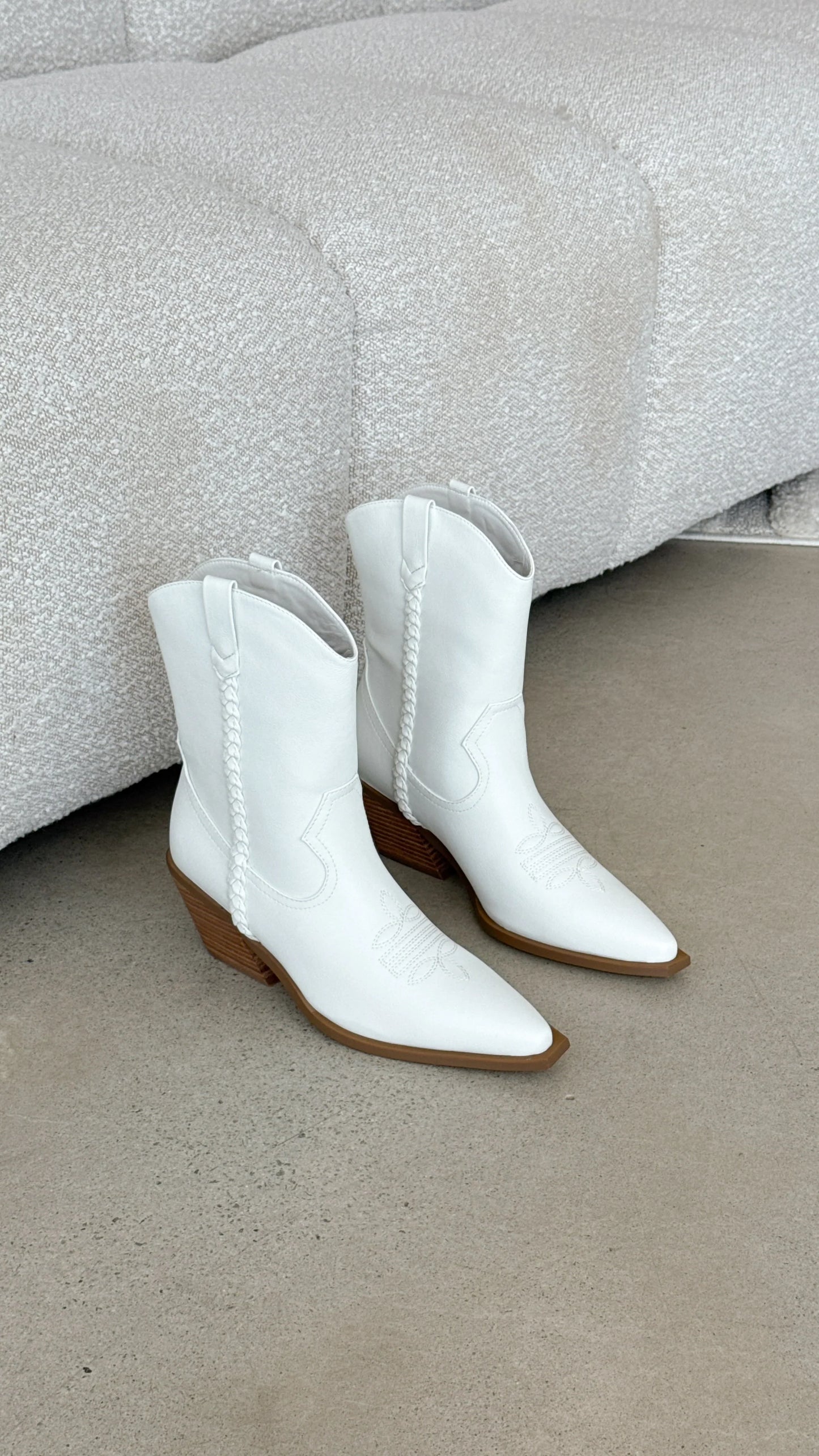 Ellenora Boots Bone