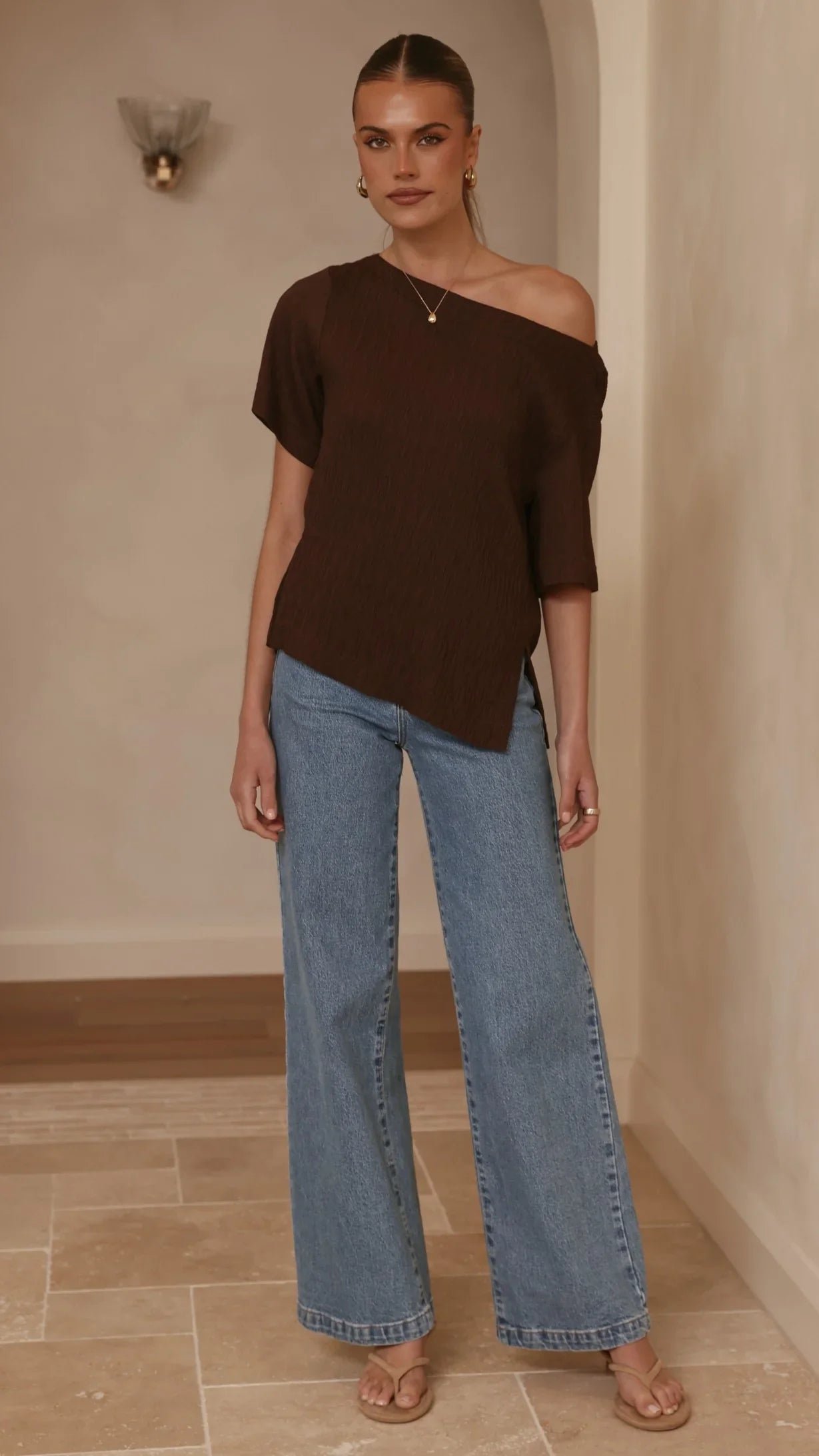 Aziel Off Shoulder Tee Chocolate