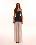 BlackWhite dress with a pleated skirt Parisienne