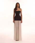 BlackWhite dress with a pleated skirt Parisienne