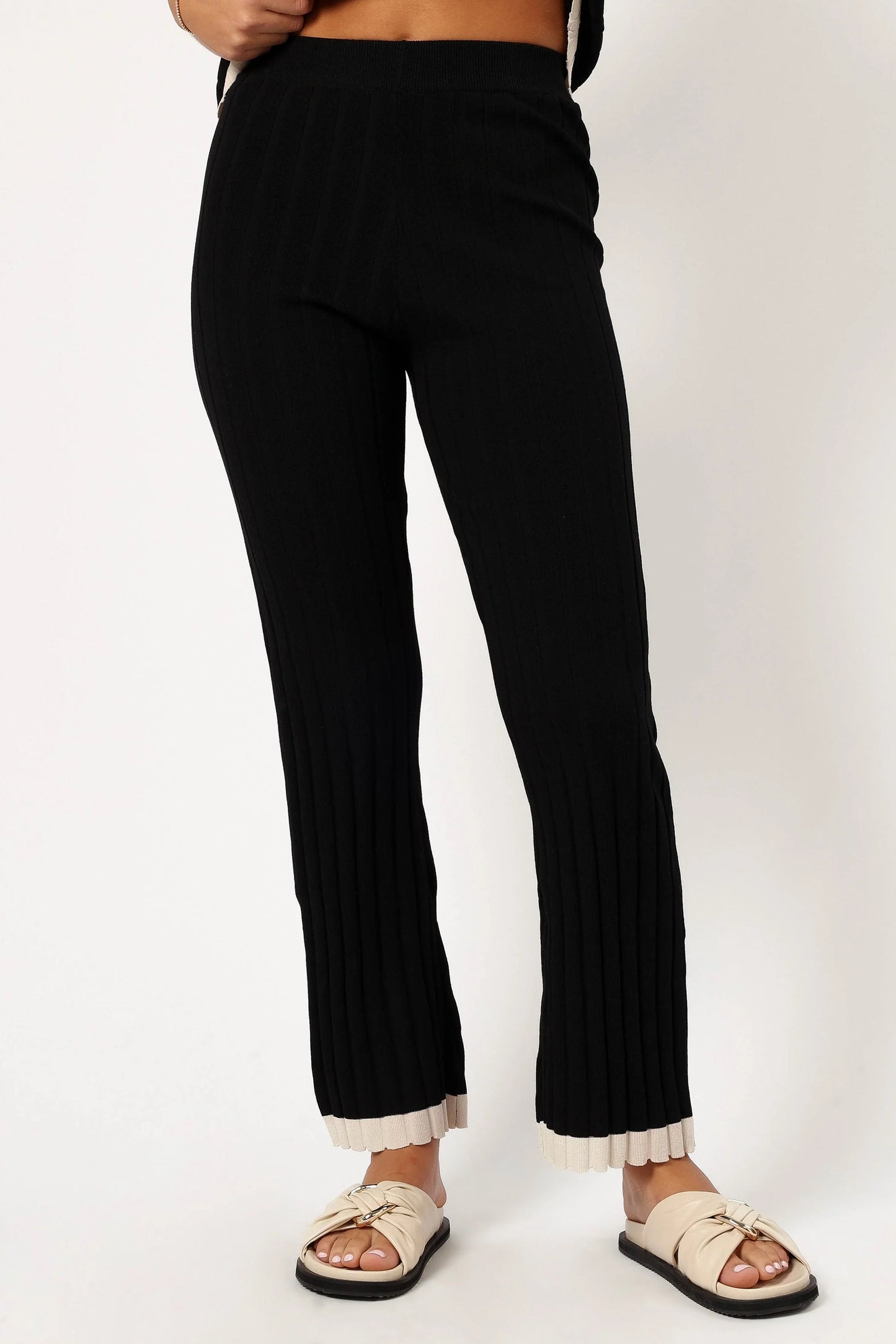 Henrie Knit Set Black Beige